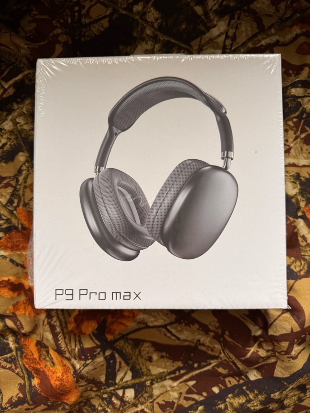 P9 Pro Max Over-Ear Headphones in Metallic Gray